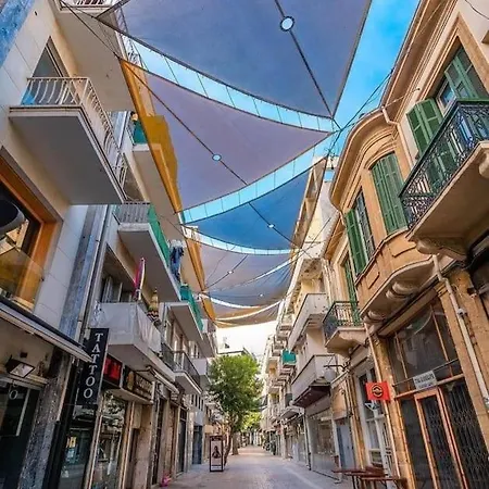 Spacious Located In The Pedestrian Zone 아파트 *