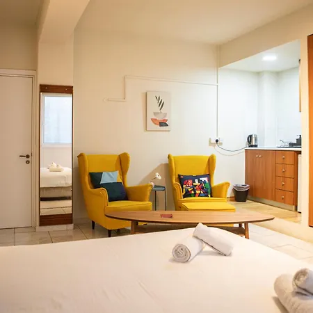 Spacious Located In The Pedestrian Zone 아파트 *